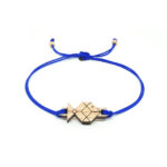bracelet cordon bleu avec pendentif en bois et en forme de poisson origami
