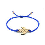 bracelet cordon bleu avec pendentif en bois et en forme de poisson volant