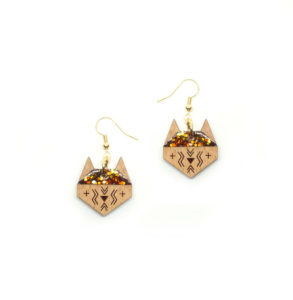 deux boucles en forme de chat en bois