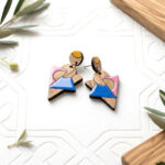 Boucles d'oreilles triangulaires colorées en bois