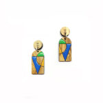 Boucles d'oreilles en forme de porte avec un dessin de cercle en bleu jaune et vert