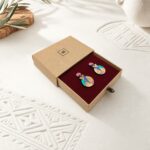 Boucles d'oreilles dans un packaging